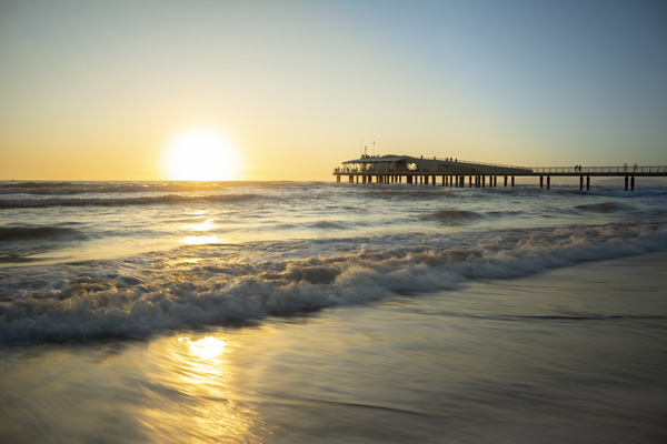 When The Sun Sets Into The Sea